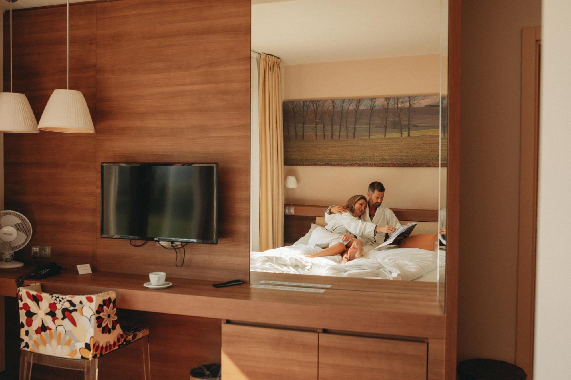 Grund Resort Golf And Ski Mladé Buky Εξωτερικό φωτογραφία