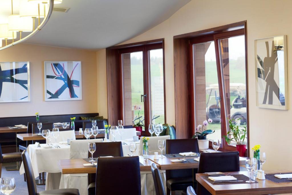 Grund Resort Golf And Ski Mladé Buky Εξωτερικό φωτογραφία