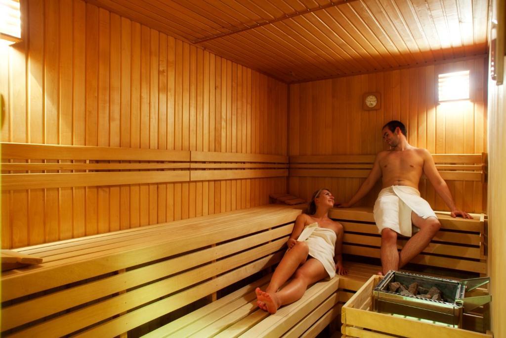 Grund Resort Golf And Ski Mladé Buky Εξωτερικό φωτογραφία
